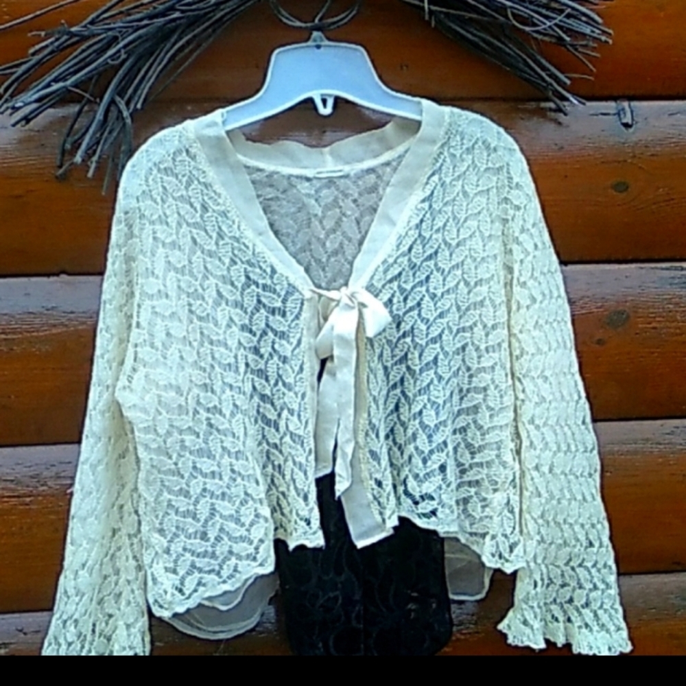 BEDROOM JACKET Boudoir  DELICATE VINTAGE CROCHETED CARDIGAN